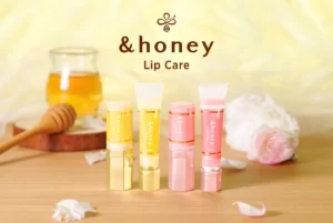 &honeyから待望のリップが初登場!とろ〜りハチミツ美容で叶える「濃蜜うるおい唇」全4種をチェック