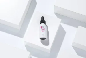ロート製薬「DRX」から待望の新作！アゼライン酸配合の「AZAクリアセラム」で全顔ツルすべ肌へ