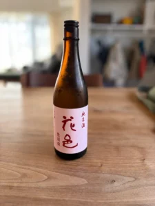 夏の午後に冷やして楽しみたい。秋田・両関酒造「花邑 純米酒 陸羽田」の柔らかな佇まい