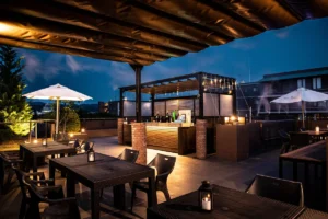 京都東急ホテルに「ROOF TOP BAR」が期間限定オープン！絶景の夜空と本格中華・洋食を堪能