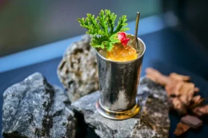 ヒルトン横浜で神奈川の恵みを味わう！4種の地産地消カクテルが「Bar & Lounge Melody」に登場