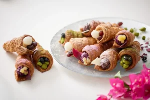 サクッと食感に夢中！エーデルワイス沖縄「沖縄花コルネ」が那覇空港に限定登場。手土産の新定番に決定！