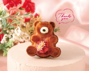 セバスチャン・ブイエ「グテ」学芸大学店に母の日限定スイーツが登場！ブーケを抱えたクマのフィナンシェも