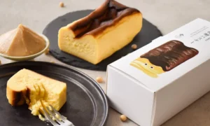 京都の伝統がとろける！ヤマサンの「白味噌バスチー」は木桶仕込みの深いコクがたまらない逸品