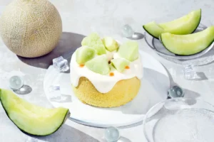 【This is CHIFFON CAKE.】2年ぶり復活！凍ったまま食べる「Frozen MEGA Melon」の贅沢メロン盛りに感動