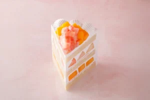 【ホテルニューオータニ】究極の夏スイーツ！国産マンゴー＆ブランド桃を一度に味わう最高級ショートケーキ