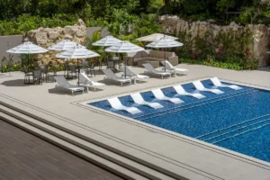 沖縄ハーバービューホテルで最高の夏休み!リニューアルプールでカクテル体験&キッズ無料ブッフェも