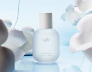 “髪に塗る香水”LADOR新作ヘアオイルがVOCE付録に！スズラン香る「エンジェルミュゲ」で透明感あるツヤ髪へ
